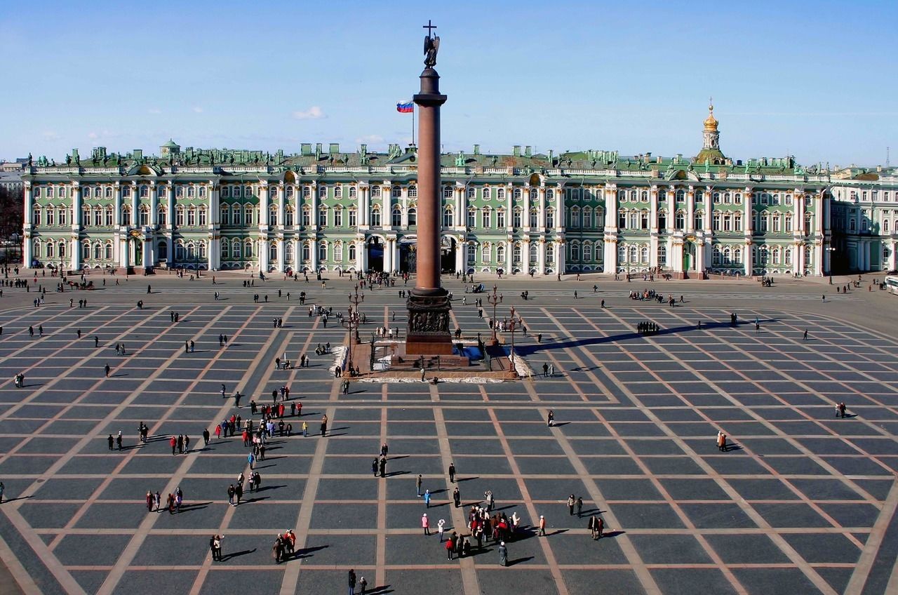 на дворцовой площади спб